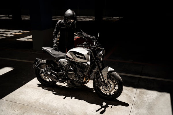 MOTO MORINI SEIEMMEZZO STR