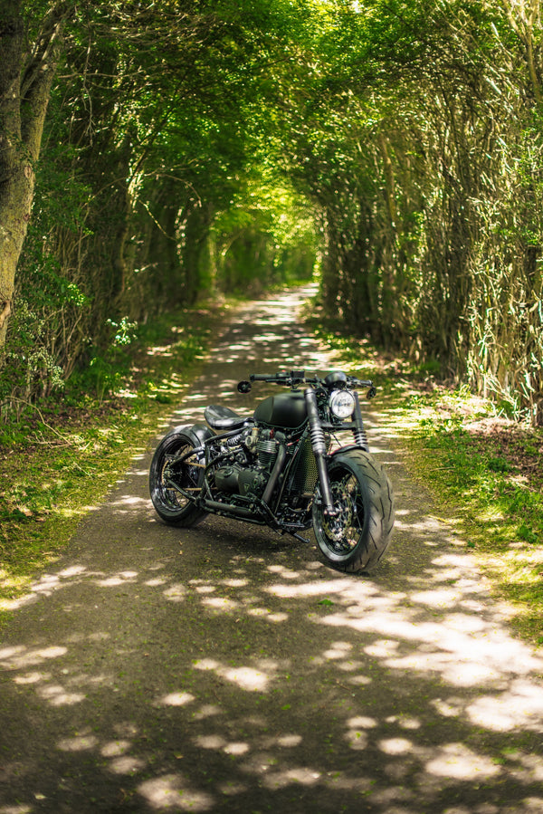 Triumph Bobber - WIDE WHEEL - MATT BLACK