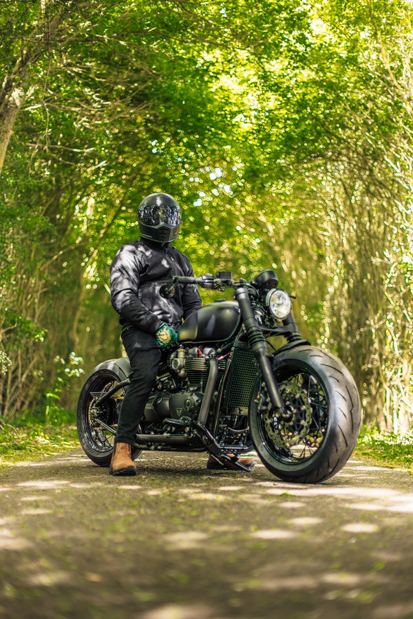 Triumph Bobber - WIDE WHEEL - MATT BLACK