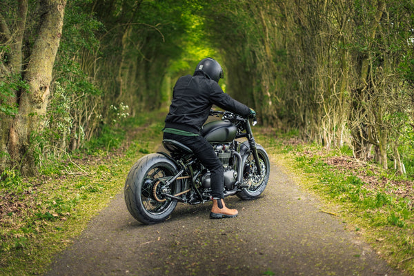 Triumph Bobber - WIDE WHEEL - MATT BLACK