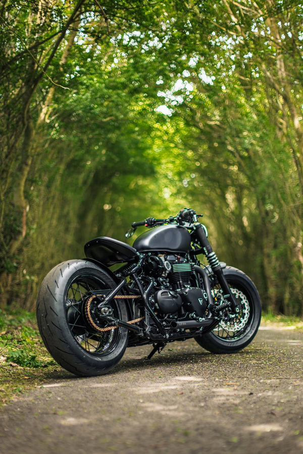 Triumph Bobber - WIDE WHEEL - MATT BLACK