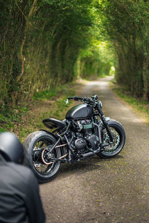 Triumph Bobber - WIDE WHEEL - MATT BLACK