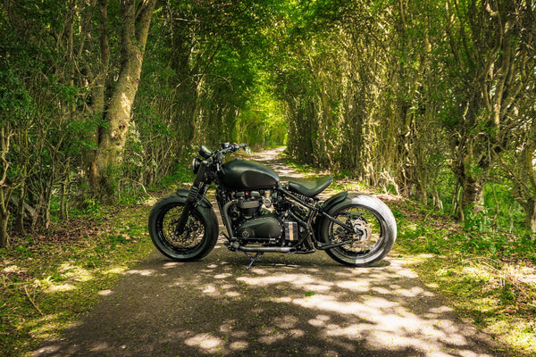 Triumph Bobber - WIDE WHEEL - MATT BLACK