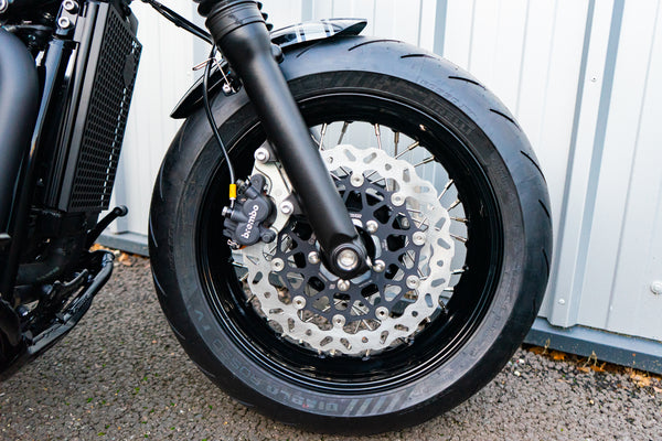 Triumph Bobber - WIDE WHEEL - Mustang Silver