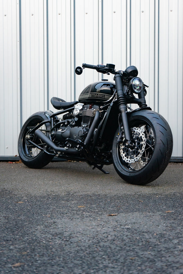 Triumph Bobber - WIDE WHEEL - Mustang Silver