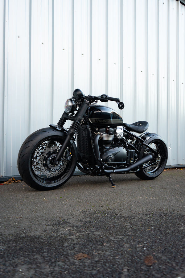 Triumph Bobber - WIDE WHEEL - Mustang Silver