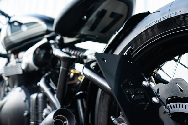 Triumph Bobber - WIDE WHEEL - Mustang Silver