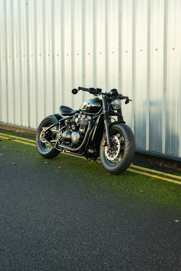 Triumph Bobber - Dark Night Series - The JOKER