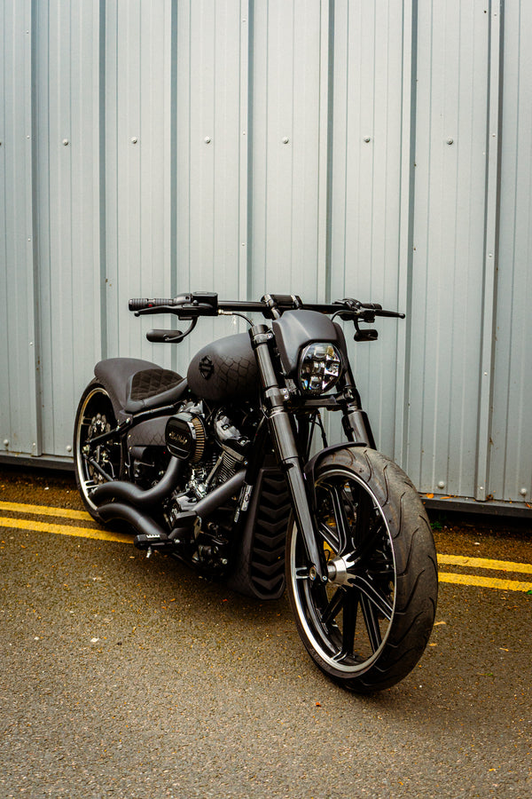 Black Mamba - Harley-Davidson Breakout