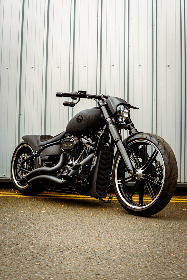 Black Mamba - Harley-Davidson Breakout