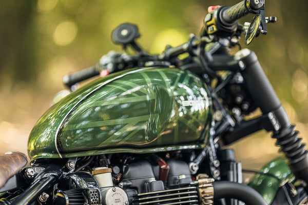 'The Knight Bobber' Full wide wheel custom
