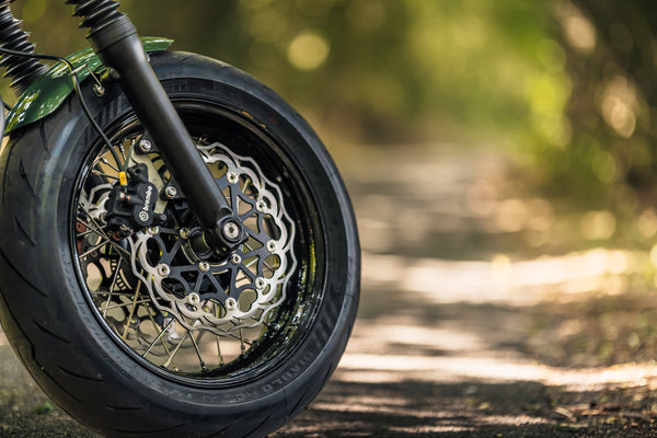 'The Knight Bobber' Full wide wheel custom