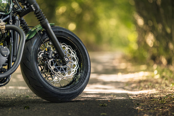 'The Knight Bobber' Full wide wheel custom
