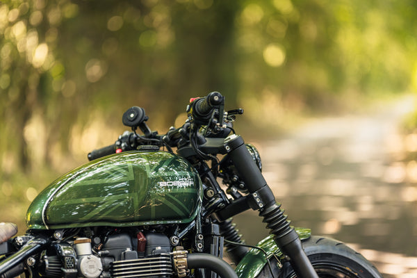 'The Knight Bobber' Full wide wheel custom