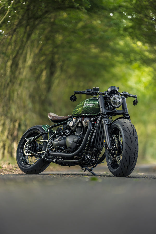 'The Knight Bobber' Full wide wheel custom