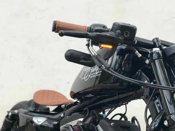 Gloss Black 883
