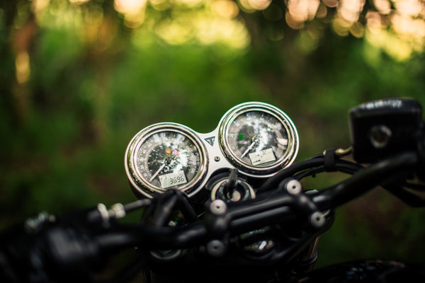 Triumph - T120 Dark Night Gloss Black