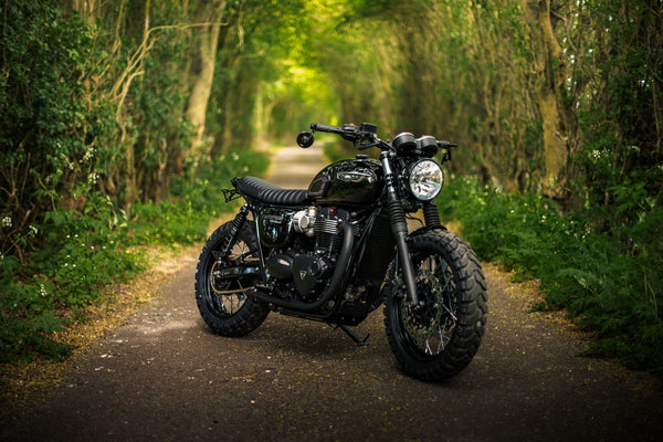 Triumph - T120 Dark Night Gloss Black