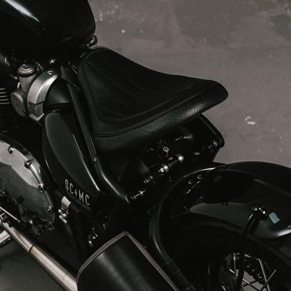 Motone Cobra Seat - Vertical Ribs - Triumph Bobber