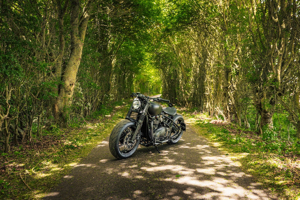 Triumph Bobber - WIDE WHEEL - MATT BLACK