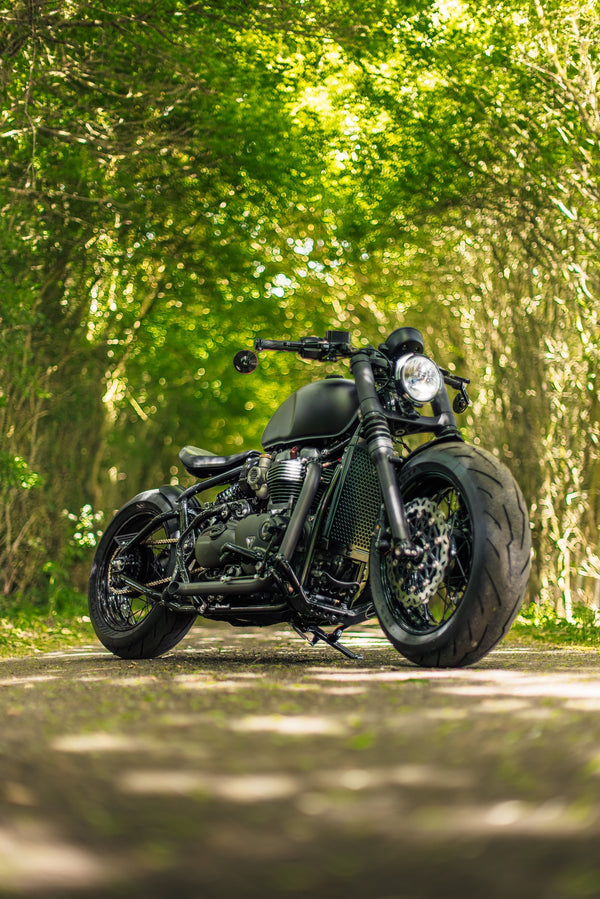 Triumph Bobber - WIDE WHEEL - MATT BLACK