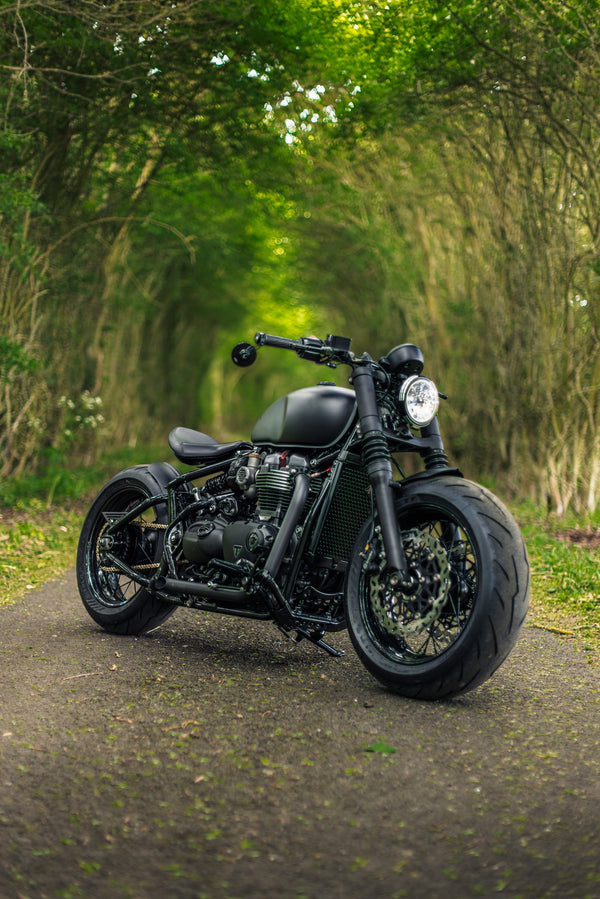 Triumph Bobber - WIDE WHEEL - MATT BLACK