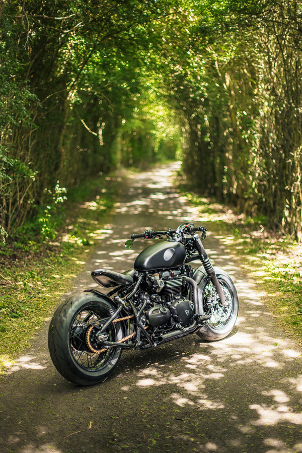 Triumph Bobber - WIDE WHEEL - MATT BLACK