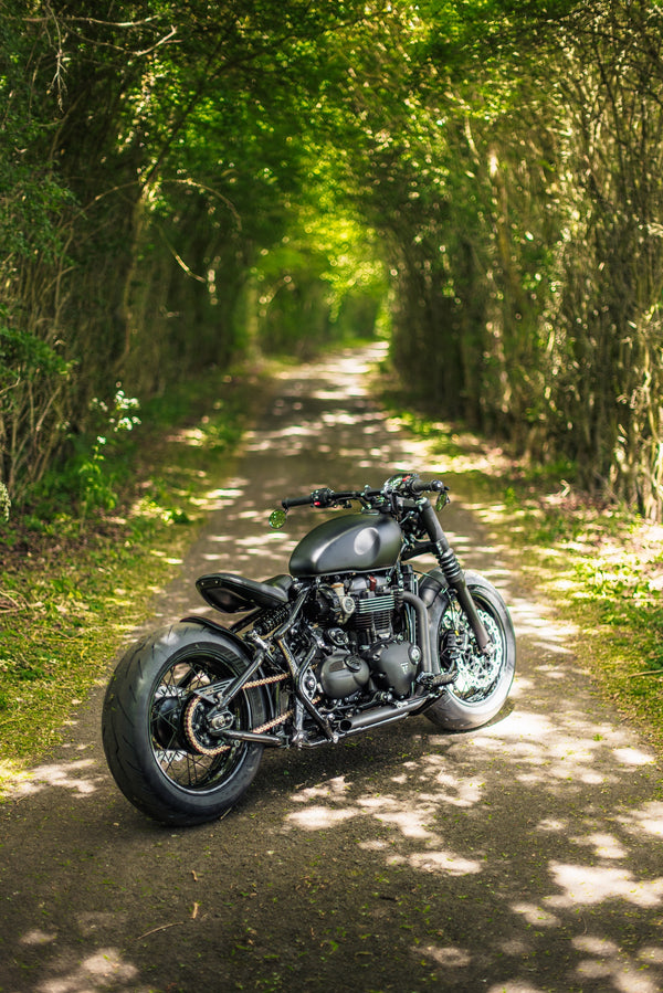 Triumph Bobber - WIDE WHEEL - MATT BLACK
