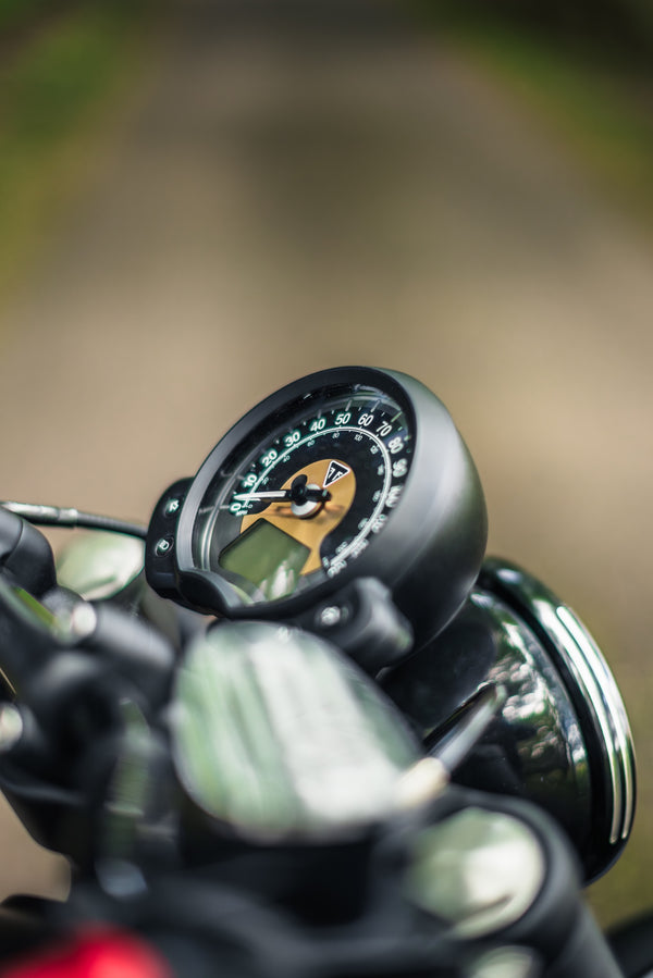 Triumph Bobber - WIDE WHEEL - MATT BLACK