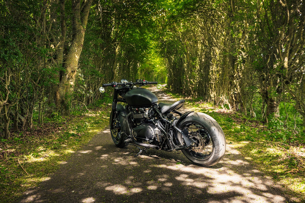 Triumph Bobber - WIDE WHEEL - MATT BLACK