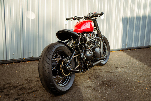 Triumph Bobber - Lamborghini BIA ROSSO