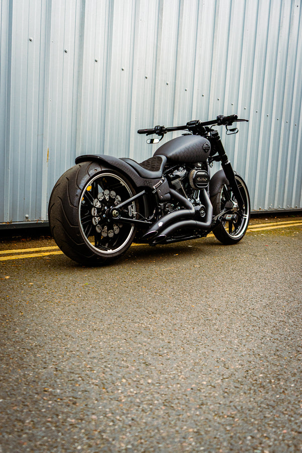 Black Mamba - Harley-Davidson Breakout