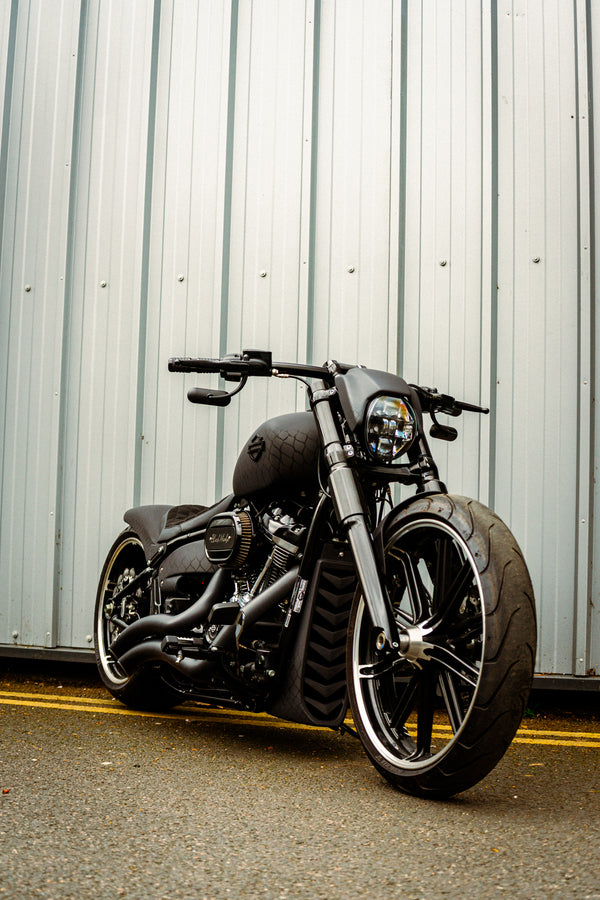 Black Mamba - Harley-Davidson Breakout