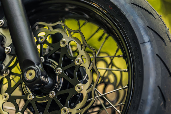 'The Knight Bobber' Full wide wheel custom