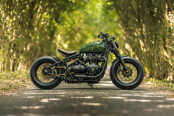 'The Knight Bobber' Full wide wheel custom