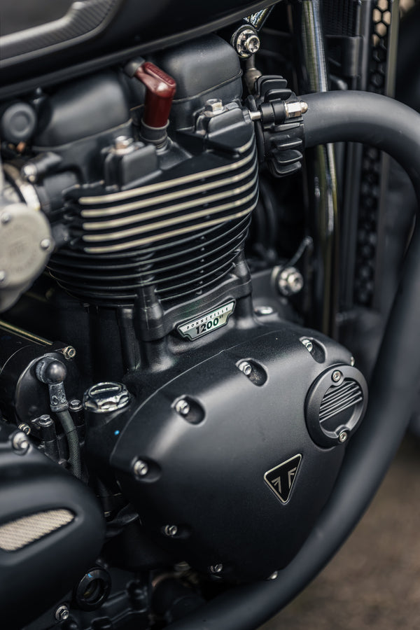 Triumph - T120 Dark Night MATT Black