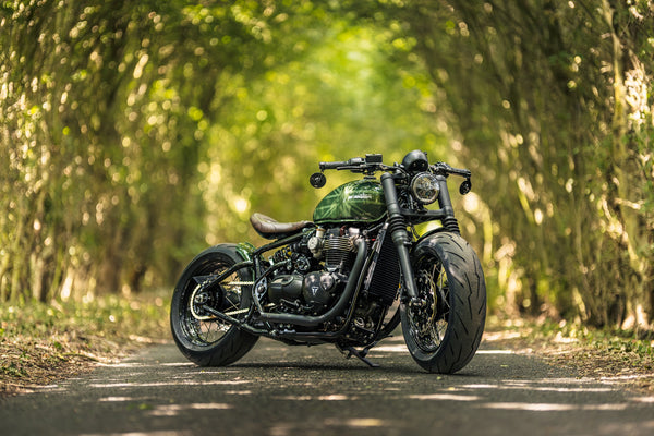 'The Knight Bobber' Full wide wheel custom