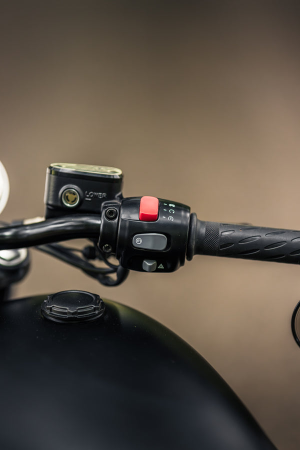 Triumph - T120 Dark Night MATT Black