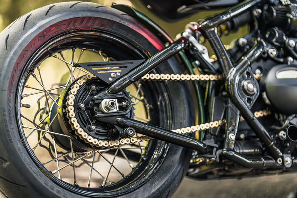 'The Knight Bobber' Full wide wheel custom