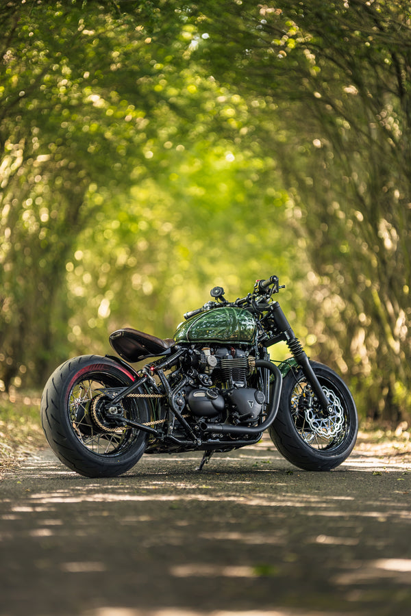'The Knight Bobber' Full wide wheel custom