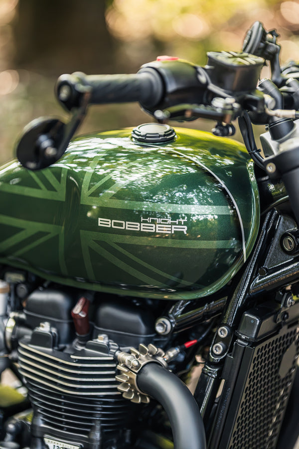 'The Knight Bobber' Full wide wheel custom