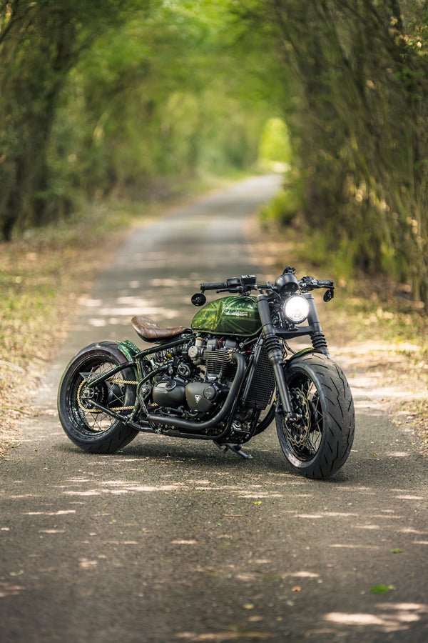 'The Knight Bobber' Full wide wheel custom