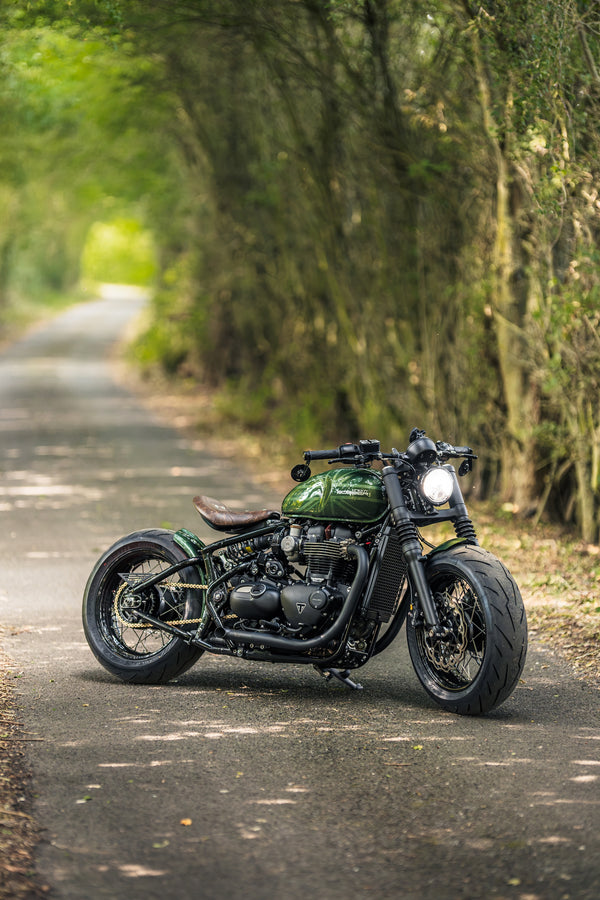 'The Knight Bobber' Full wide wheel custom