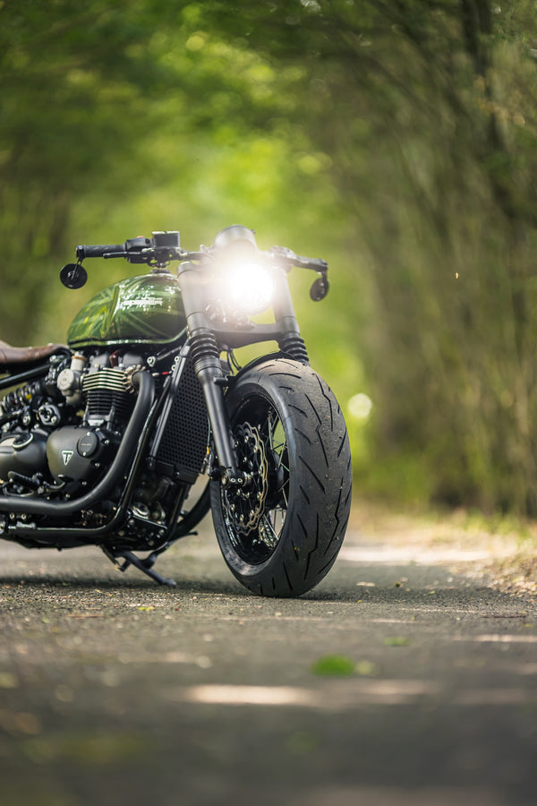 'The Knight Bobber' Full wide wheel custom