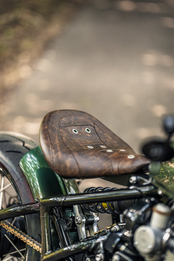 'The Knight Bobber' Full wide wheel custom