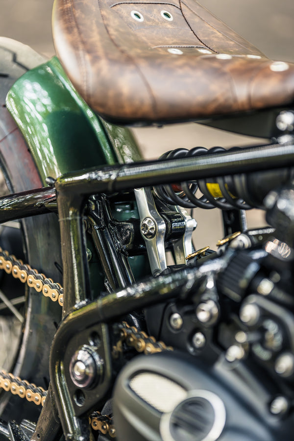 'The Knight Bobber' Full wide wheel custom