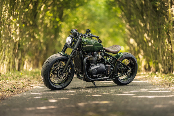 'The Knight Bobber' Full wide wheel custom