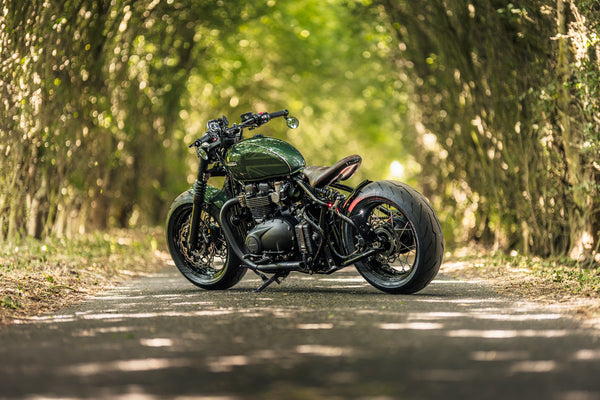 'The Knight Bobber' Full wide wheel custom