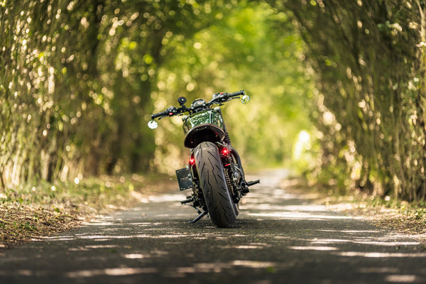 'The Knight Bobber' Full wide wheel custom