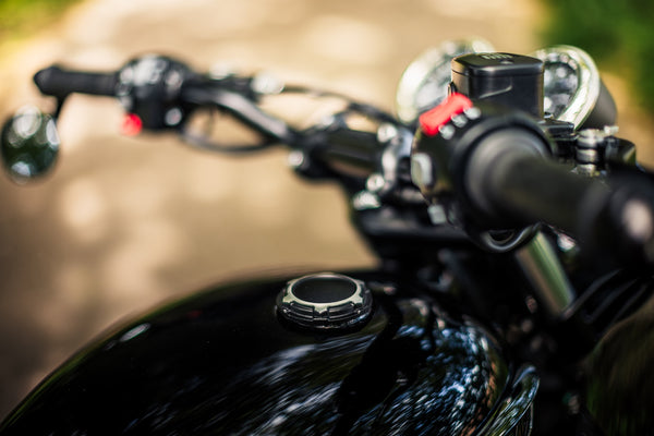 Triumph - T120 Dark Night Gloss Black